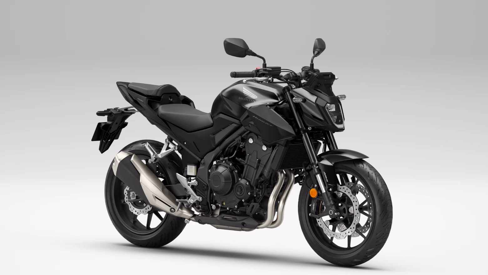 CB500 Hornet - Galeria - diagonal direita dianteira preto - 10 de 17